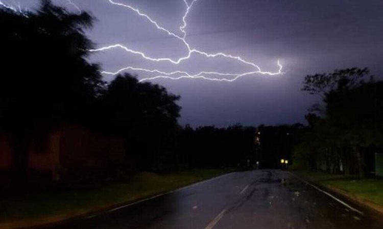 Meteorología anuncia tormentas eléctricas moderadas a fuertes