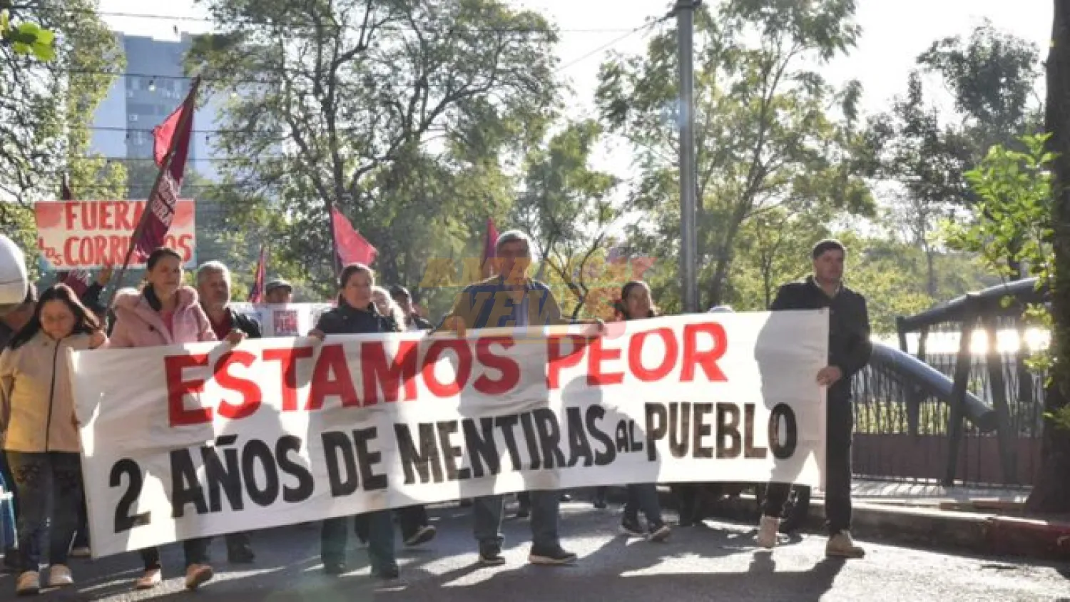Ministros son los “rostros de la desvergüenza” por arrodillarse ante Peña y Cartes, dice Ermo