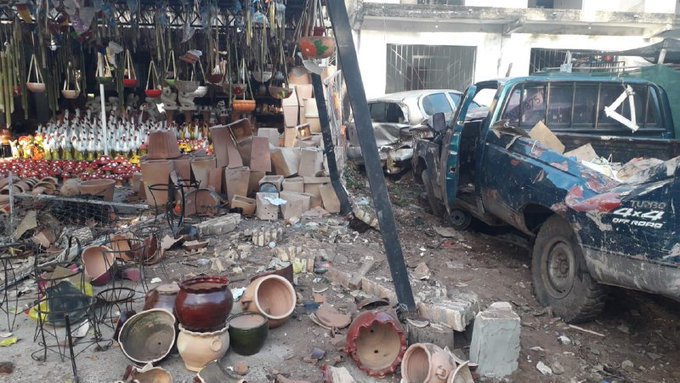Borracho perjudica a artesanos de Areguá al chocar puesto (con vehículo ajeno)