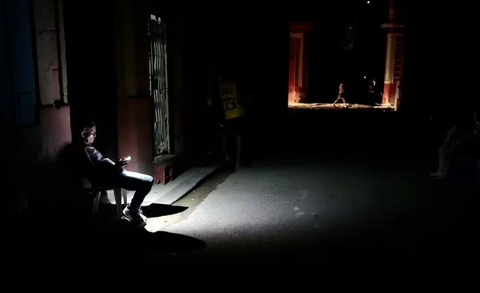 Cuba: quinto día consecutivo de cortes de energía en un tercio de la isla