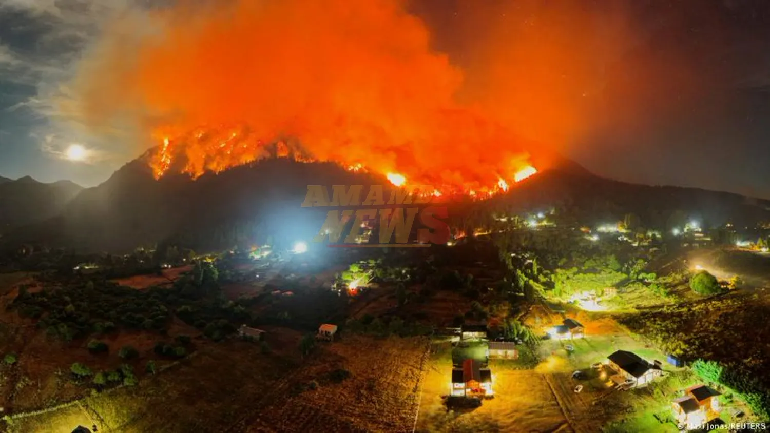 Miles de turistas evacuados por incendios en la Patagonia
