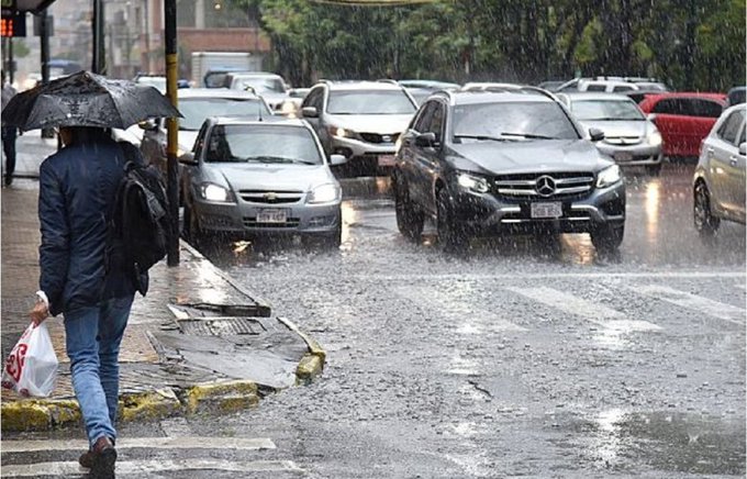 Domingo fresco a frío, con lluvias y tormentas eléctricas