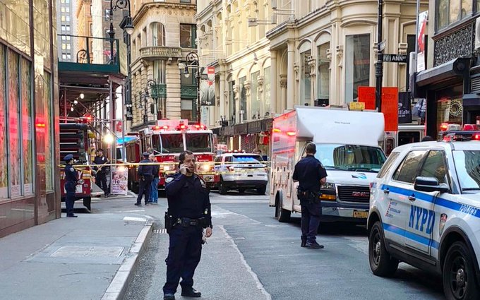 Un estacionamiento colapsó y mató a una persona en New York