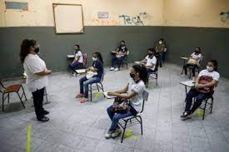 Salud y MEC definen hoy posible proceso de vacunación de los docentes