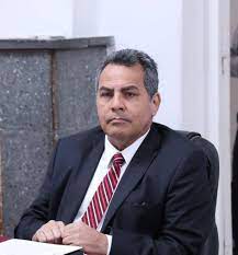 Kronawetter aclara que no renunciará al CM y alega que plazos establecidos deben cumplirse