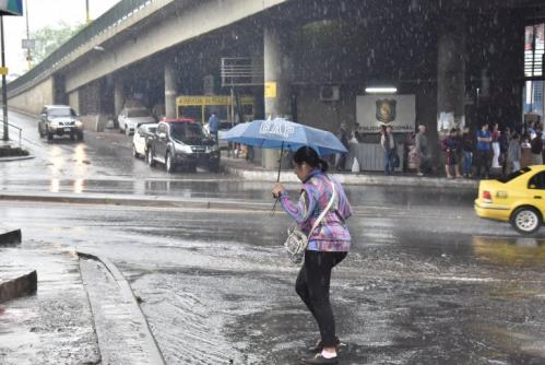 Lluvias intermitentes todo el fin de semana y tormenta el domingo
