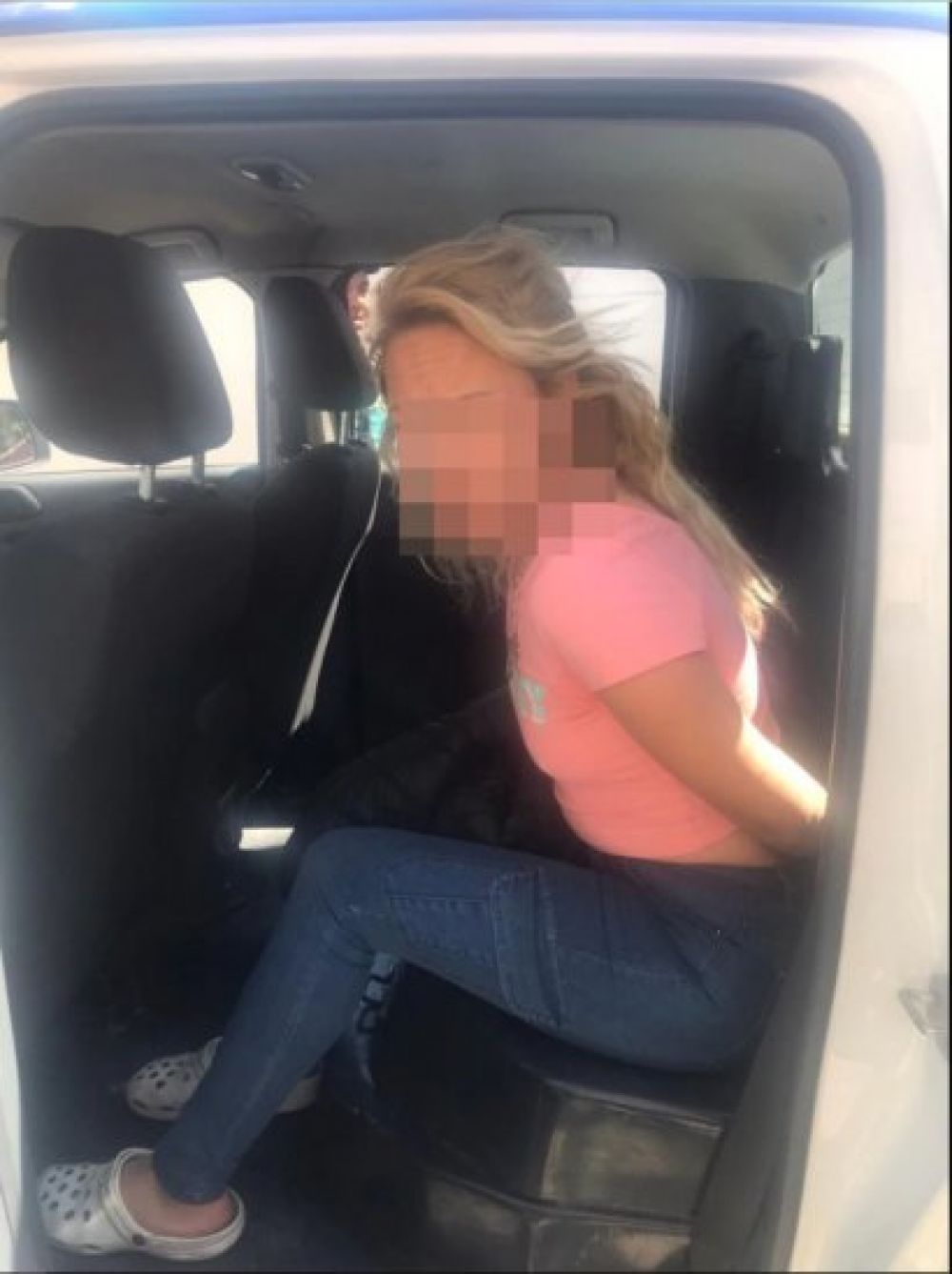 Mató a puñaladas a su vecina por robarle la campera a su hijo