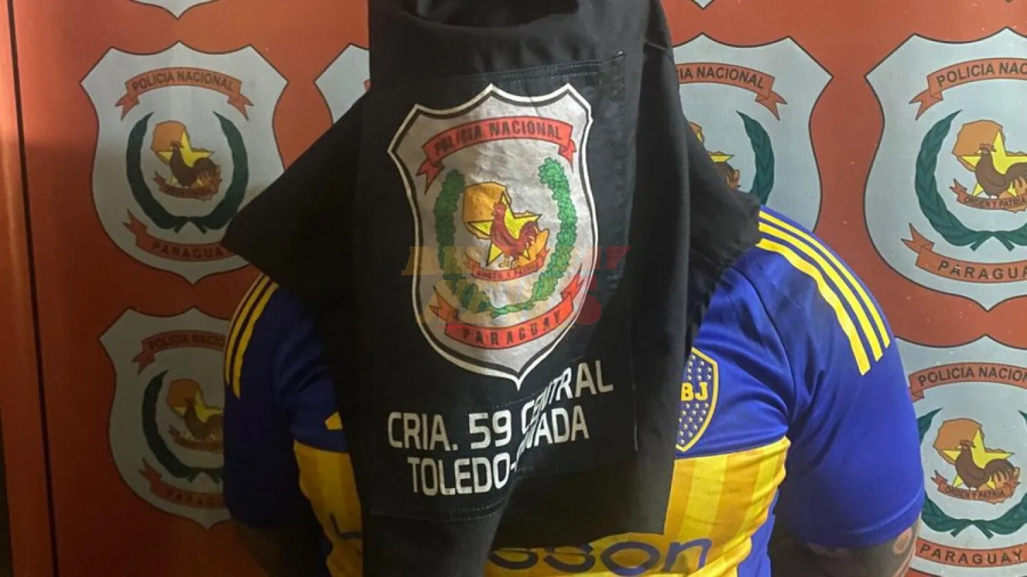 Policía detiene a hombre denunciado por irrumpir en una vivienda y amenazar con revólver a la familia