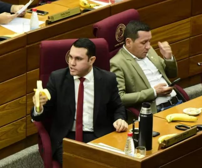 Otorgan libertad ambulatoria al Senador Hernán Rivas