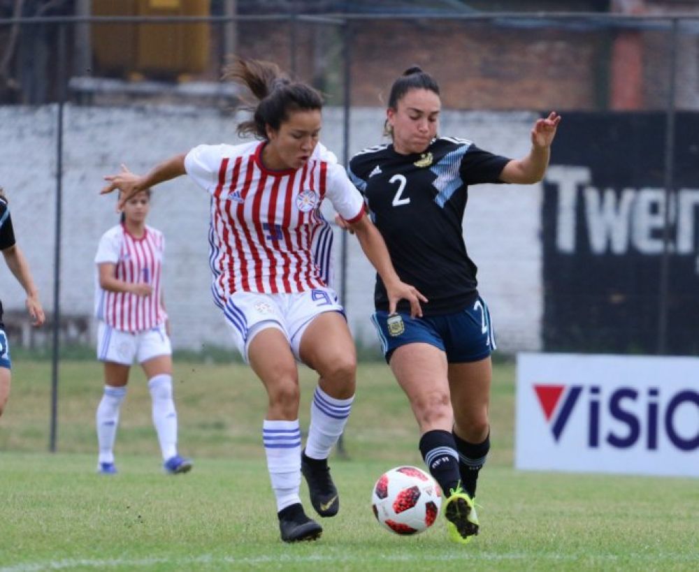 La Albirroja femenina cae en amistoso ante Argentina