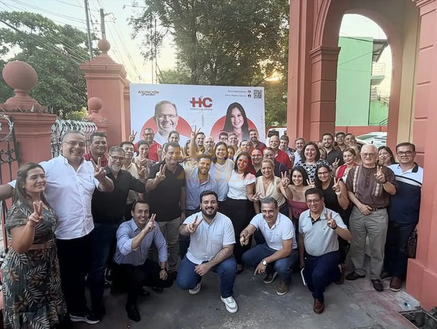 Prioridades del MEC: escuelas se caen, mientras funcionarios impulsan campaña proselitista