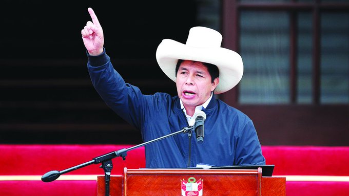 Renuncia canciller de Perú tras diferencias con presidente