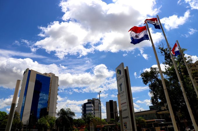 Anuncian jornada fresca a cálida con vientos del sur