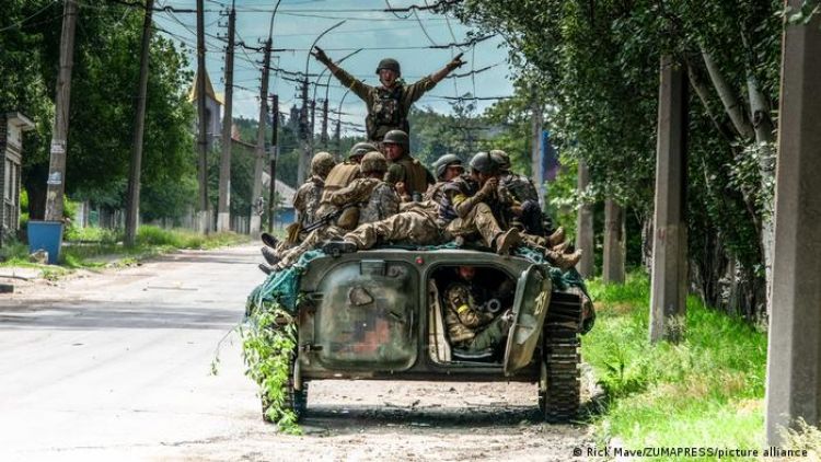 Separatistas prorrusos aseguran haber rodeado Lisichansk por completo
