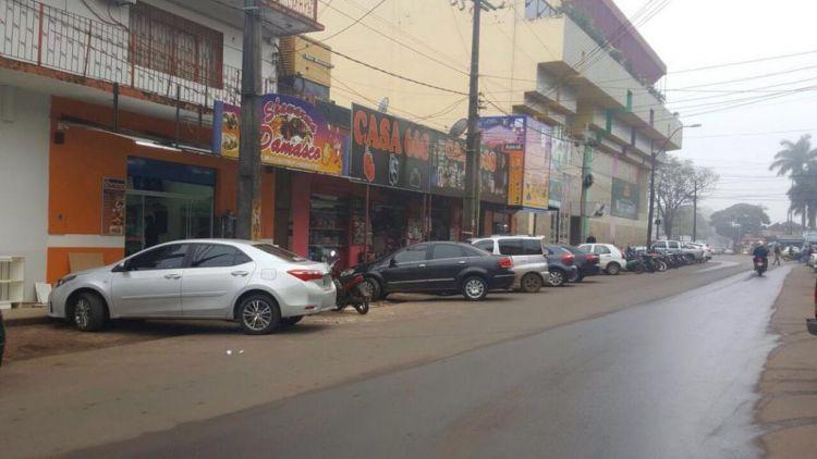 Comerciantes de Pedro Juan Caballero empiezan a cerrar sus negocios