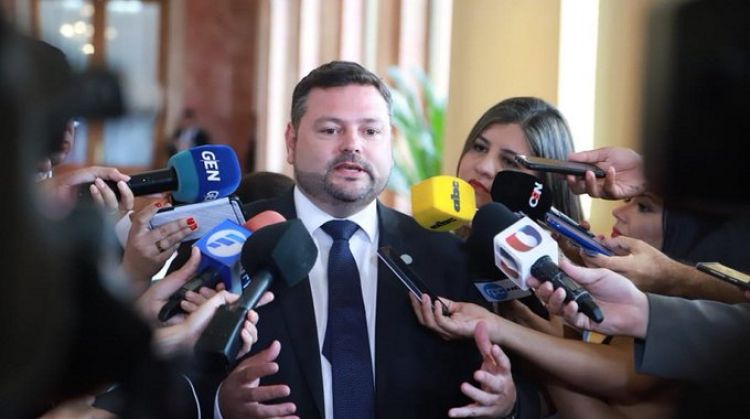 Renunció al cargo el Procurador General de la República