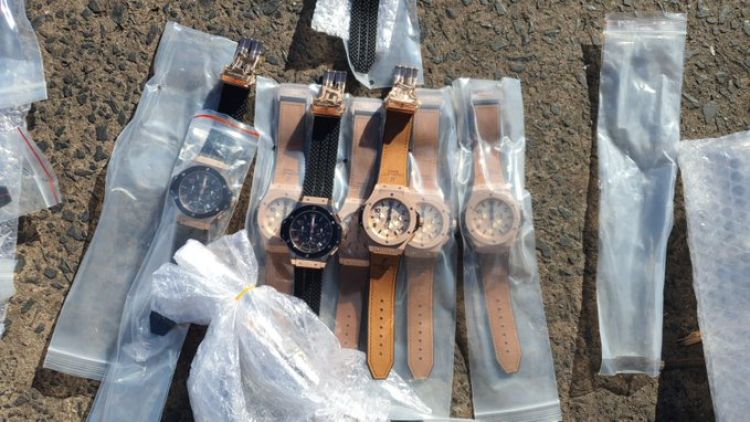 Incautan relojes presuntamente falsificados