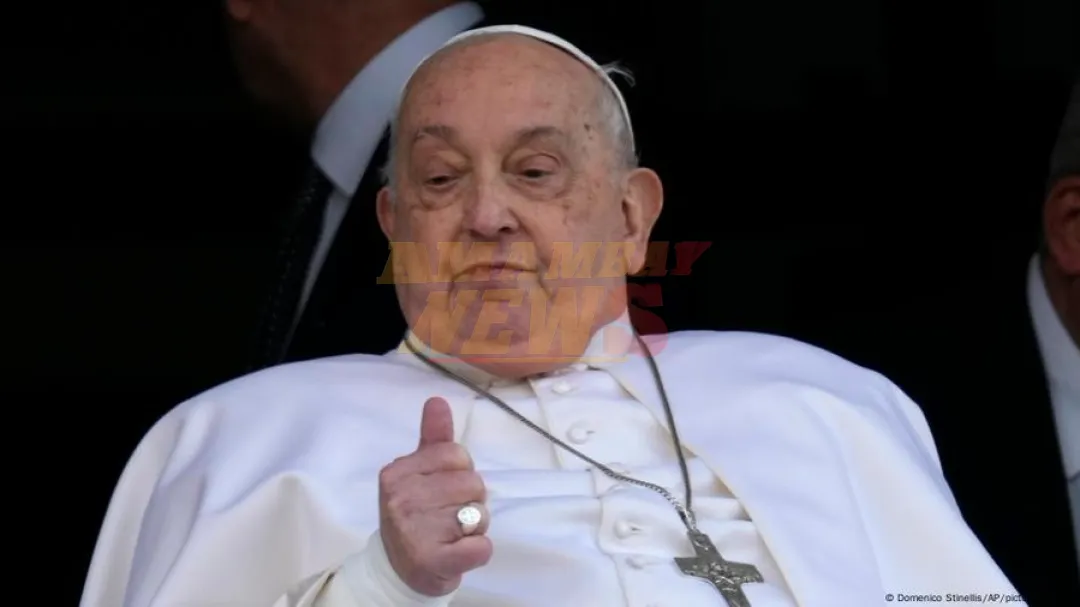 El Papa Francisco reaparece tras más de un mes hospitalizado