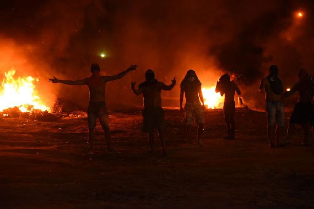 Turba sitió sede de la Armada en Itá Enramada