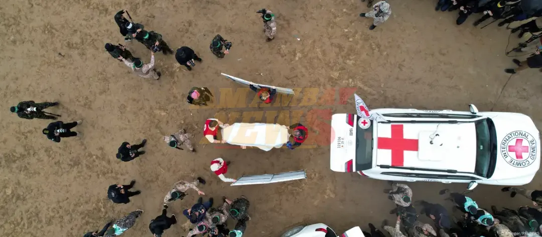 Hamás entrega 4 ataúdes con rehenes israelíes a la Cruz Roja