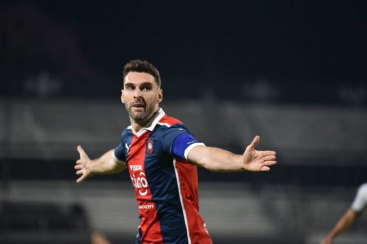Cerro Porteño va por la punta ante Nacional