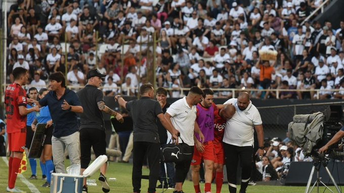 Hugo Martínez tiene rotura de ligamentos
