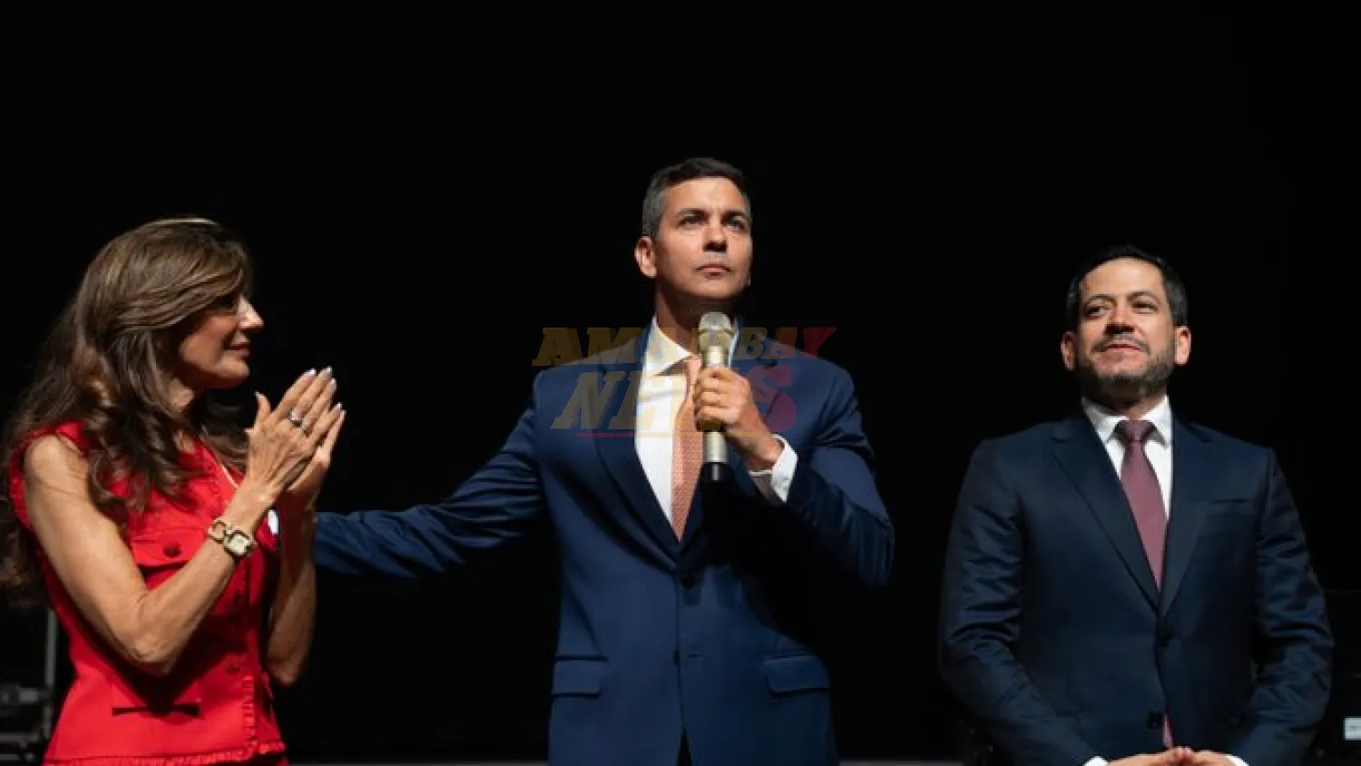 Santi asiste a los 40 años del Centro Familiar de Adoración