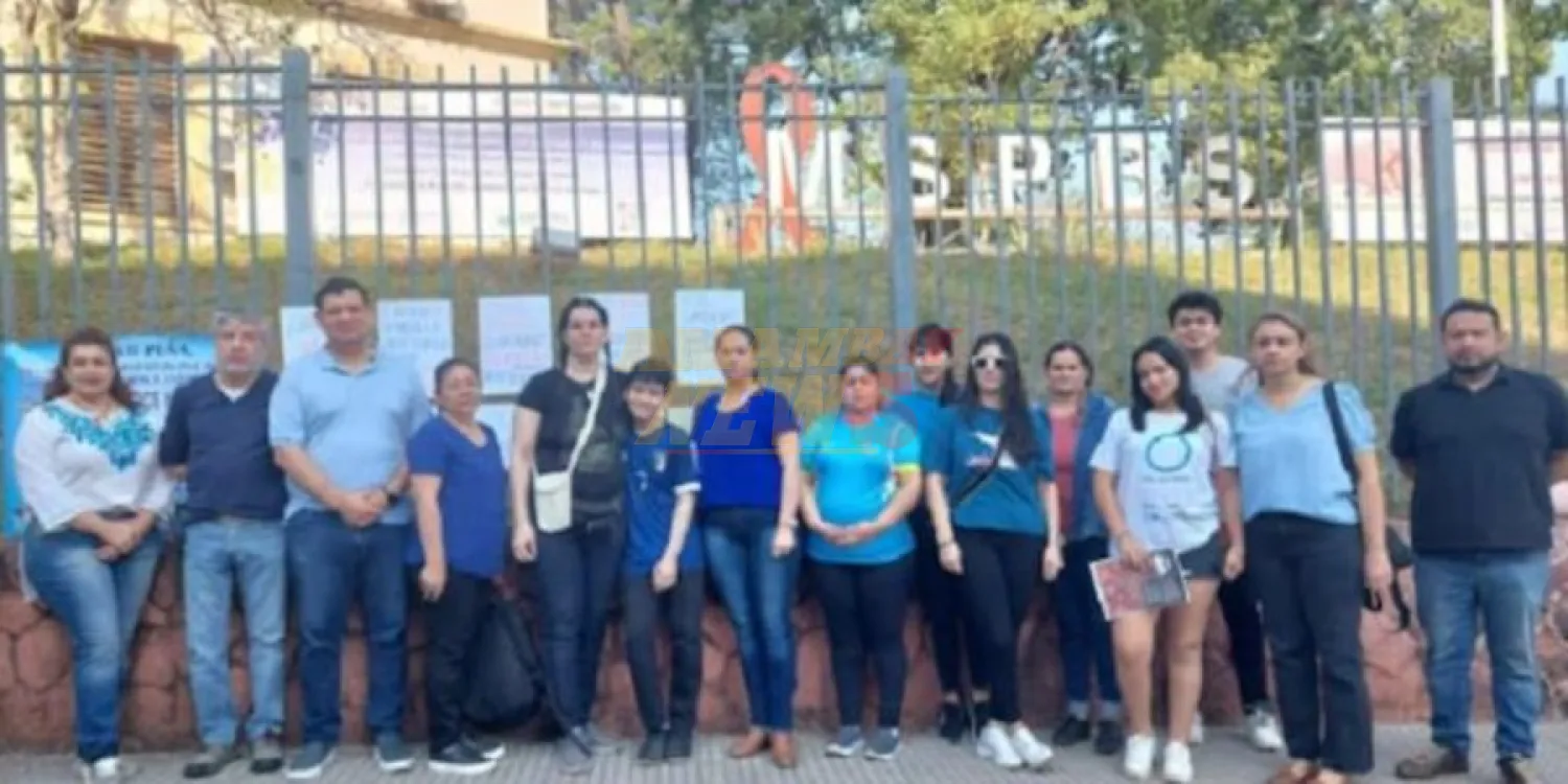 Padres de niños con diabetes protestaron por una atención digna frente al Ministerio de Salud