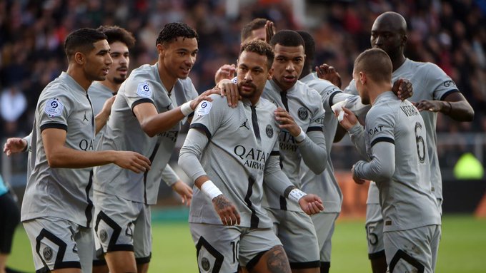 Neymar permite al París SG mantener su ventaja como líder