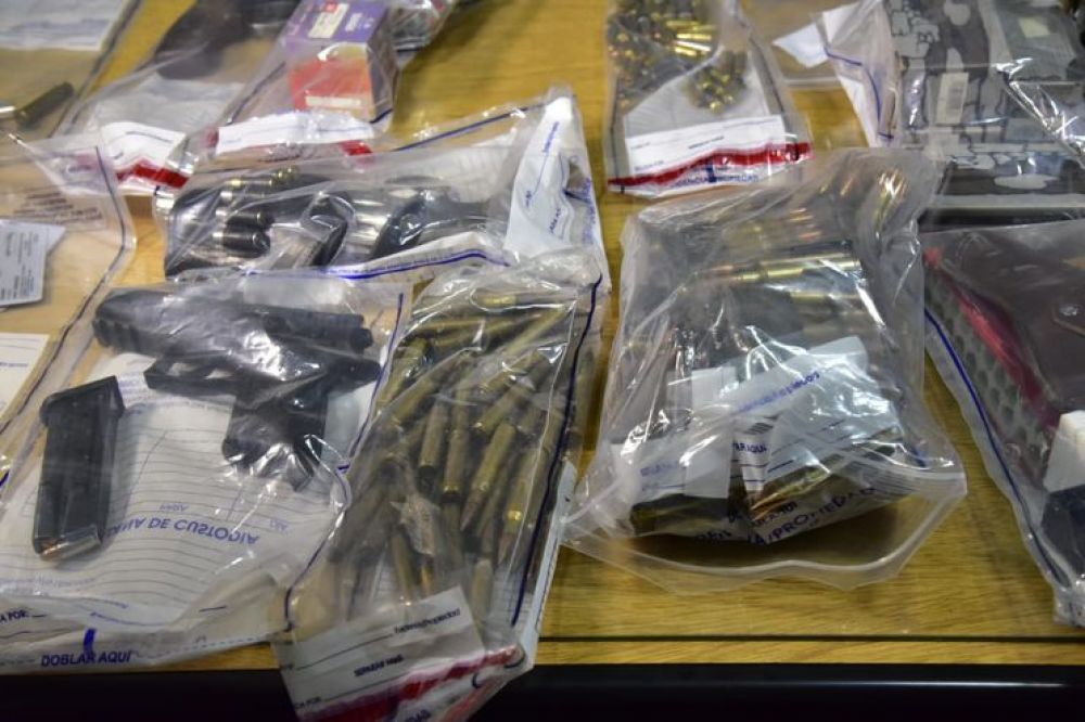 Hallan arsenal en la casa de un agente de seguros en Lambaré