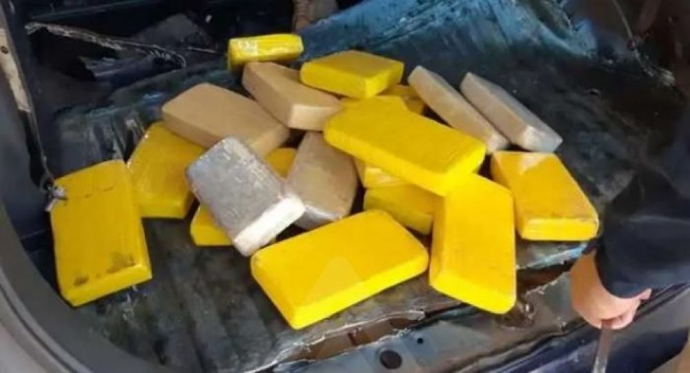 Fletero paraguayo cae con 71 kilos de cocaína junto con su acompañante