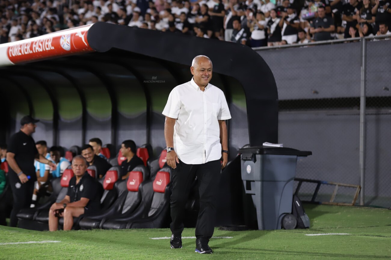 "Chiqui" responde a las críticas: "Pueden cambiar de entrenador sin ningún problema..."