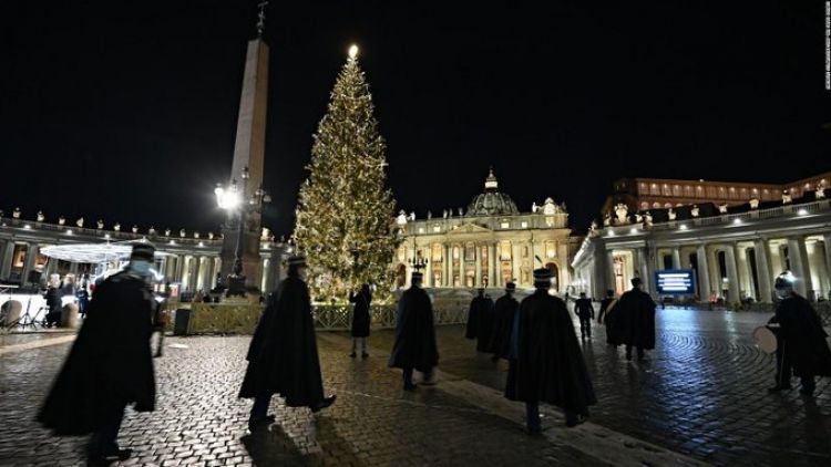 Se enciende la Navidad en el Vaticano