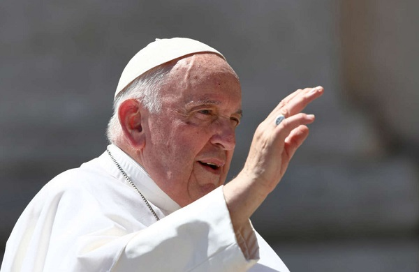 El Papa Francisco se disculpa por comentarios sobre homofóbicos