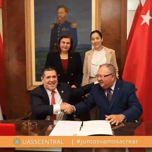 El clan de Alliana se recibió de la misma carrera y en igual universidad