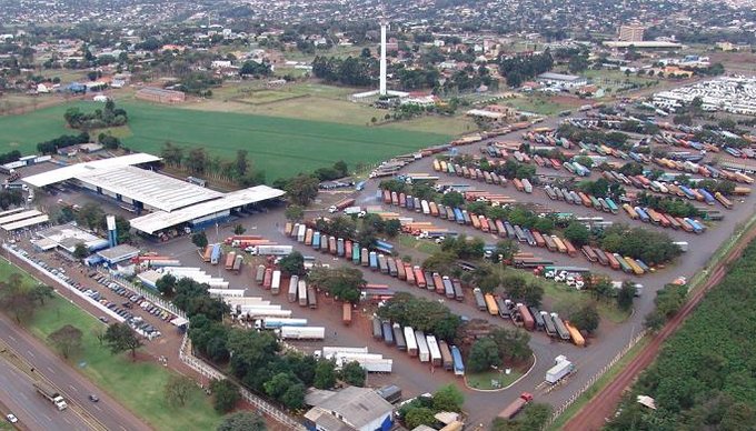 Receita Federal inicia huelga y afecta la circulación de cargas en la frontera