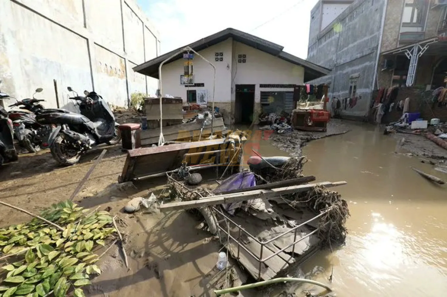Suben a 631 los fallecidos por inundaciones en Indonesia, con un millón de evacuados