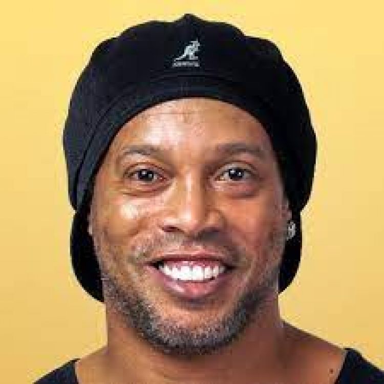 Ronaldinho desea a Messi muchos momentos de alegría en el PSG