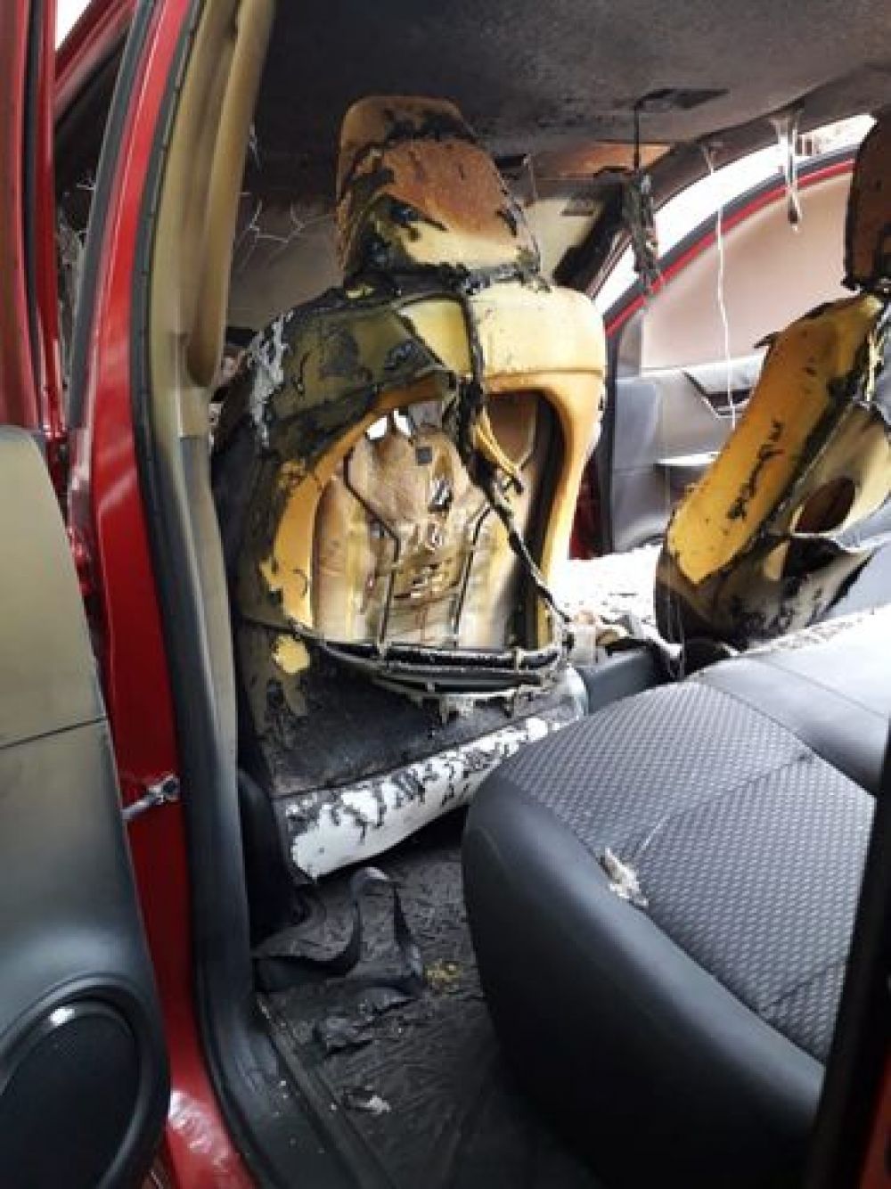 Incendian camioneta del presidente del Colegio de Abogados de Capiatá