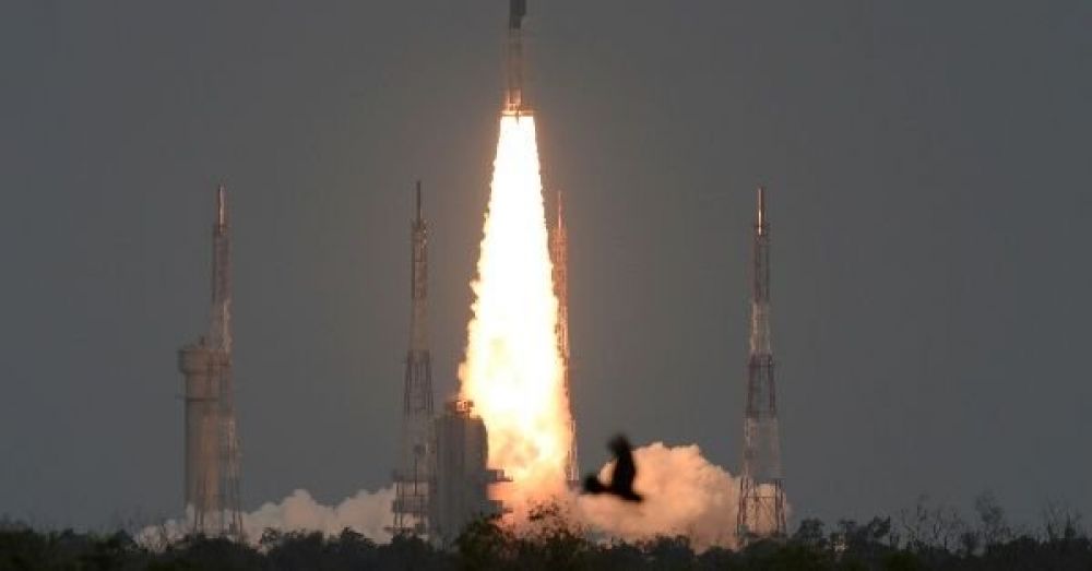 India lanza una sonda para llegar a la Luna
