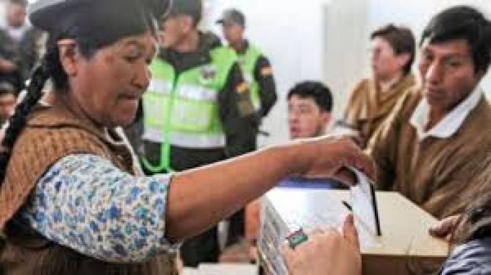 El Tribunal Electoral aprueba la convocatoria a elecciones para el 3 de mayo en Bolivia