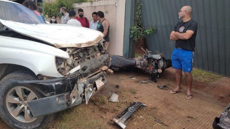 Camioneta embiste motocicleta del Grupo Lince y deja un herido en Luque