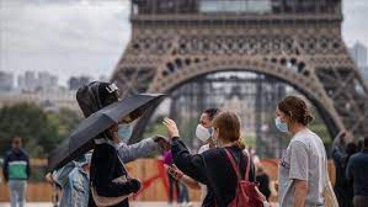 Francia registra récord de más de 460.000 casos nuevos de coronavirus