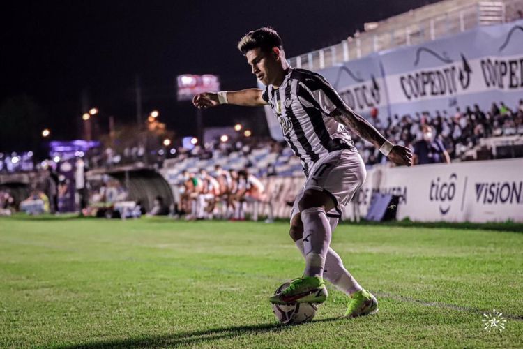 Eduardo Berizzo cita a última hora a Matías Espinoza