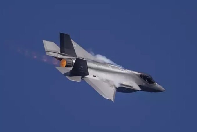 Taiwán denuncia nueva incursión de buques y aviones chinos en su territorio