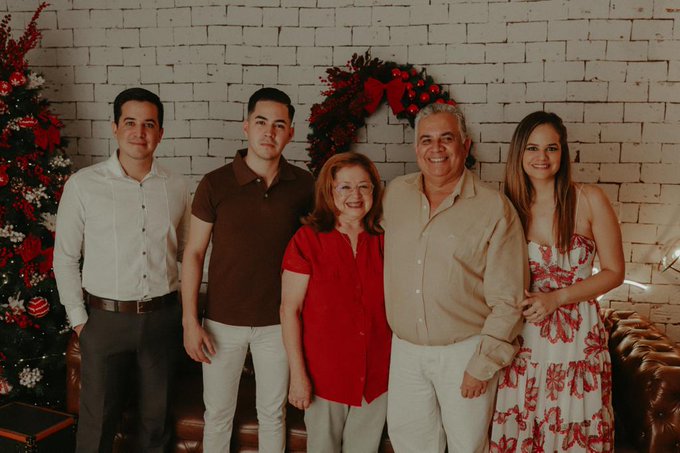 Familia Rojas - Zelaya: ¡Olvida lo viejo y atrae lo nuevo! ¡Feliz año nuevo!