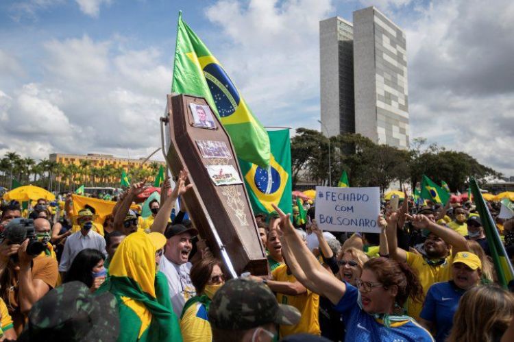 Brasil acumula más de 241.000 casos y de 16.000 muertes por coronavirus
