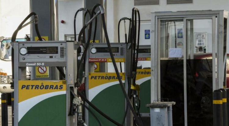 “Les va a golpear en sus ventas”, admite viceministro sobre emblemas privados