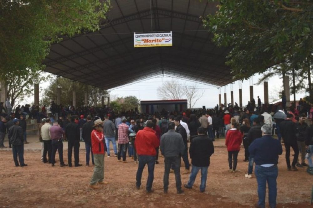 Marito inaugura polideportivo que lleva su nombre y pide que sea cambiado
