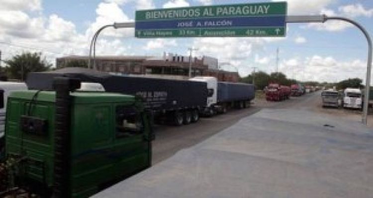 Realizan pruebas de COVID-19 a camioneros y desinfectan vehículos en Falcón